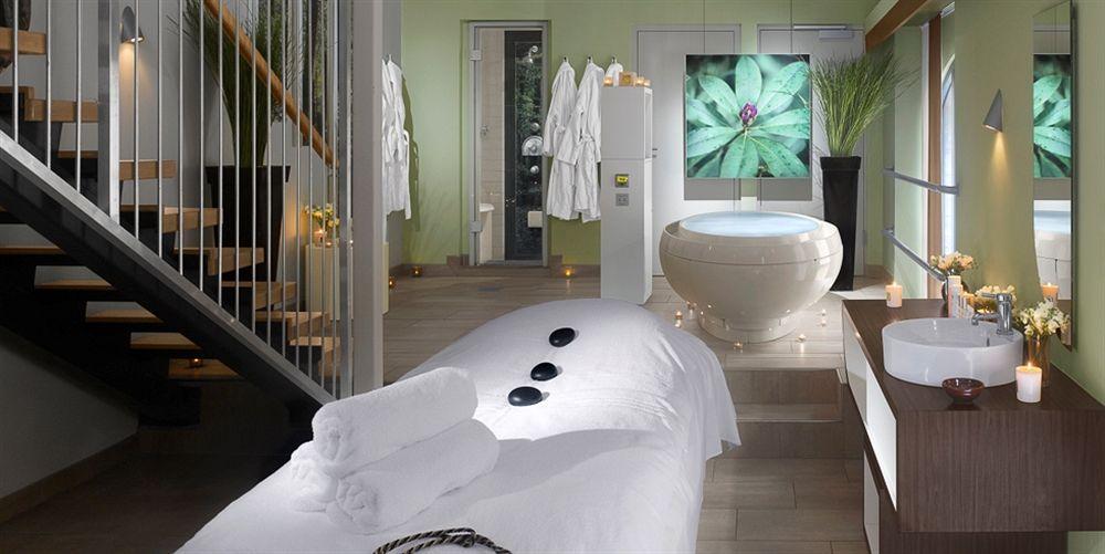 Hotel Farnham Estate And Golf 4*
