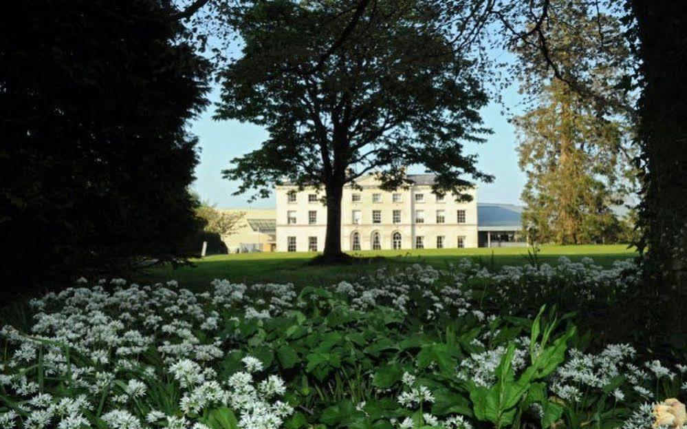 Farnham Estate And Golf